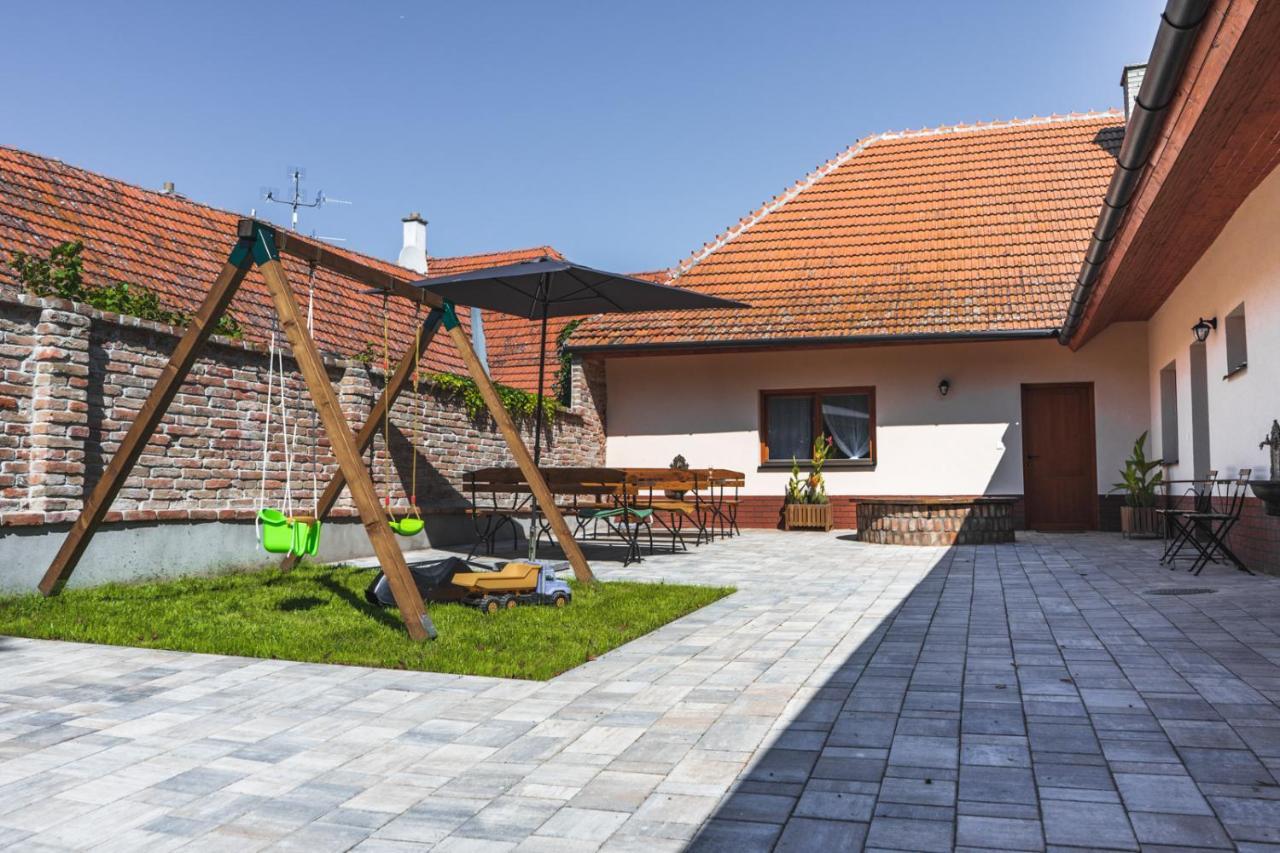 Apartmány Pulgary Bulhary Esterno foto